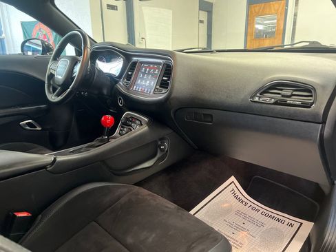Used 2017 Dodge Challenger R/T Scat Pack RWD image 45