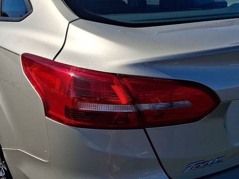 Used 2017 Ford Focus SEL w/ Interior Protection Package image 11