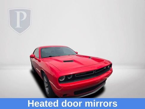 Used 2017 Dodge Challenger SXT RWD image 13