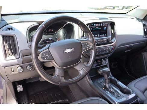 Used 2018 Chevrolet Colorado Z71 w/ Centennial Edition AWD/4WD image 17