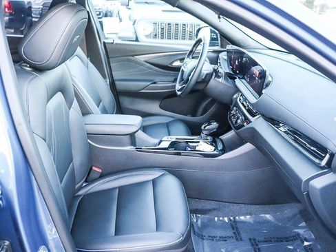 Used 2025 Buick Envista Sport Touring w/ Convenience I Package FWD image 19