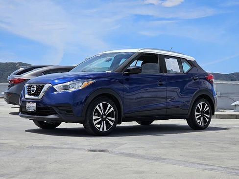 Used 2019 Nissan Kicks SV FWD image 7