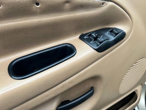 Used 2002 Dodge Ram 2500 Truck SLT image 21