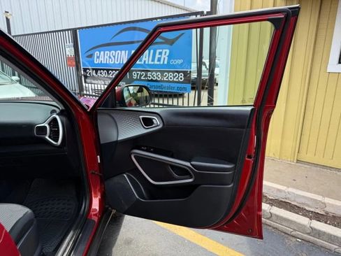 Used 2022 Kia Soul LX w/ Technology Package image 18