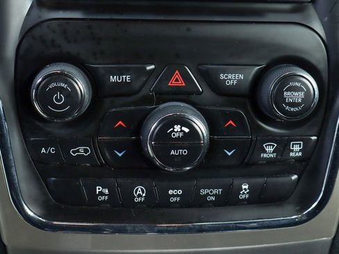 Used 2018 Jeep Grand Cherokee Altitude image 30