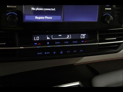 Used 2024 Toyota Sienna LE AWD/4WD image 16
