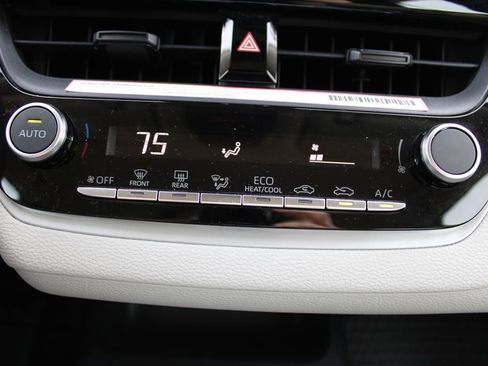 Used 2024 Toyota Corolla LE image 19