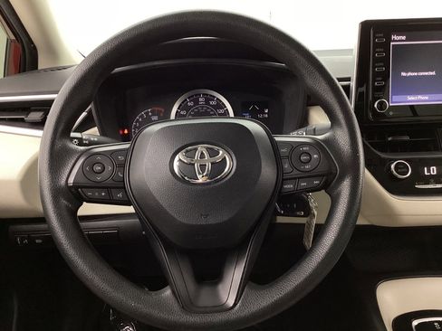 Used 2021 Toyota Corolla LE FWD image 31