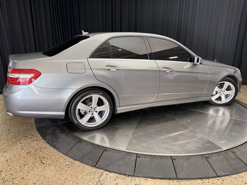 Used 2010 Mercedes-Benz E 350 4MATIC Sedan image 10