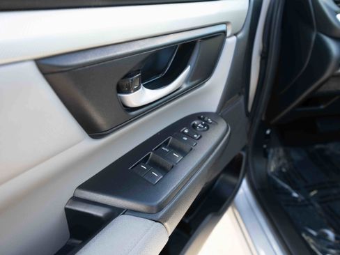 Used 2022 Honda CR-V LX image 7