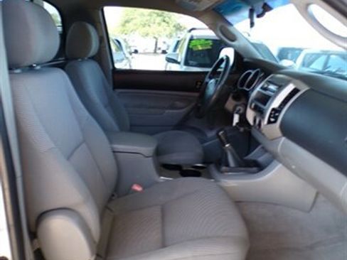 Used 2005 Toyota Tacoma PreRunner RWD image 17