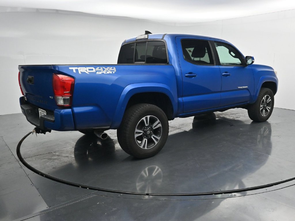 Used 2016 Toyota Tacoma TRD Sport w/ Towing Package AWD/4WD image 8