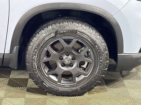Certified 2025 Honda Pilot TrailSport image 24