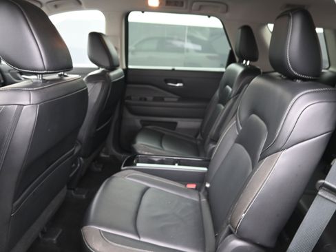 Certified 2024 Nissan Pathfinder SL w/ SL Premium Package image 15