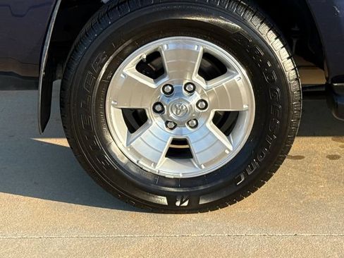 Used 2008 Toyota 4Runner SR5 RWD image 8