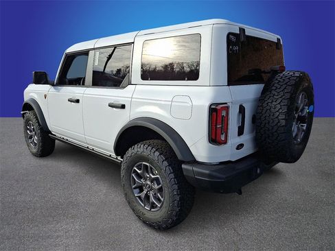 New 2025 Ford Bronco Badlands image 4