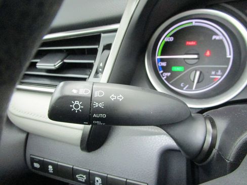 Used 2022 Toyota Camry LE image 26