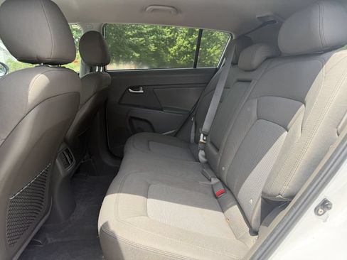Used 2016 Kia Sportage LX FWD image 9