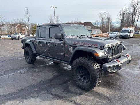 Certified 2025 Jeep Gladiator Mojave image 3
