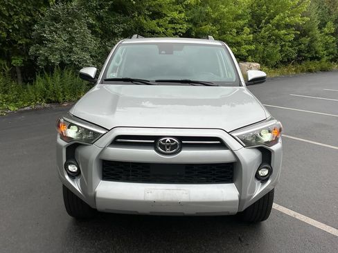 Used 2024 Toyota 4Runner SR5 AWD/4WD image 4