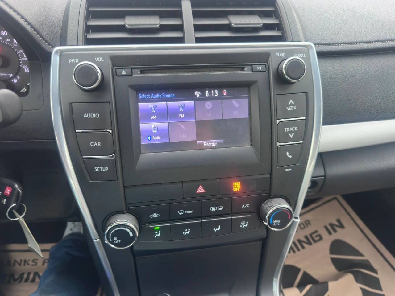 Used 2015 Toyota Camry SE FWD image 16