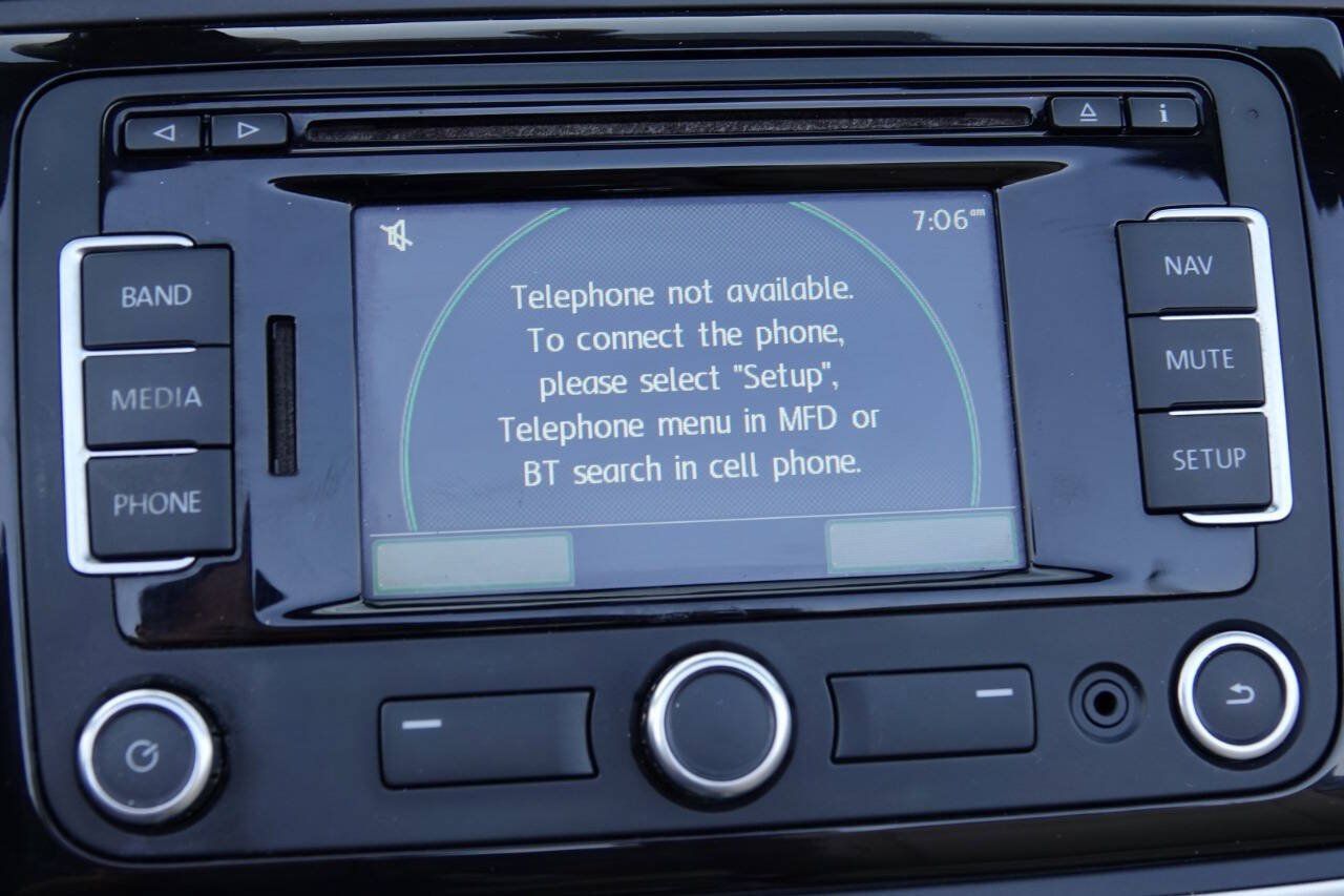 Used 2014 Volkswagen Beetle TDI FWD image 86