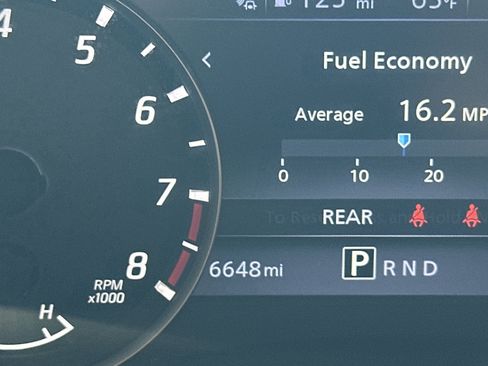 Used 2024 Nissan Frontier SV w/ Technology Package image 2