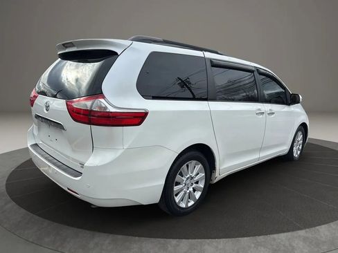 Used 2015 Toyota Sienna Limited Premium image 5