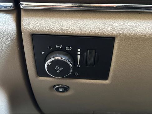 Used 2018 Jeep Grand Cherokee Overland image 18