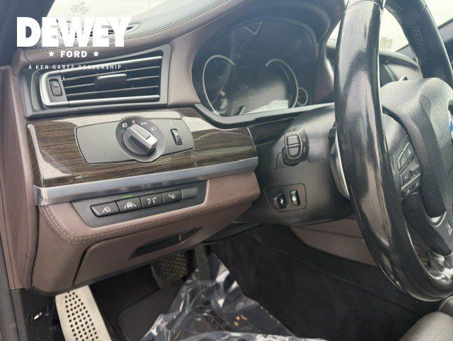 Used 2014 BMW 750Li RWD image 13