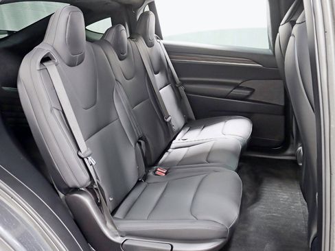 Used 2024 Tesla Model X image 33