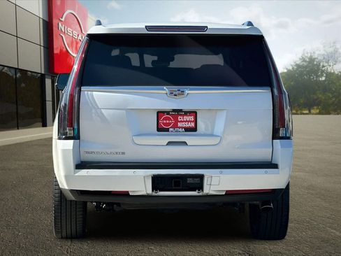 Used 2020 Cadillac Escalade Luxury AWD/4WD image 8