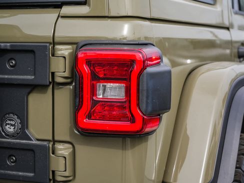 New 2026 Jeep Wrangler Unlimited Rubicon w/ Xtreme 35 Tire Package image 9