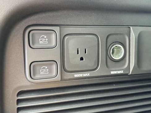 Used 2024 Rivian R1S Adventure AWD/4WD image 26