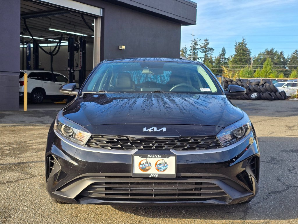 Used 2022 Kia Forte LXS FWD image 2