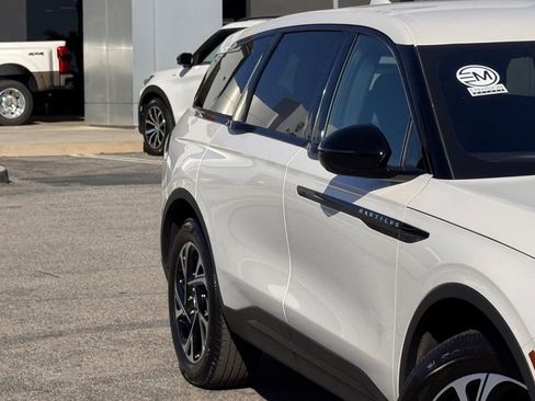 Used 2025 Lincoln Nautilus Premier w/ Jet Appearance Package image 5