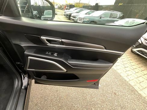 Used 2023 Kia Telluride LX image 32