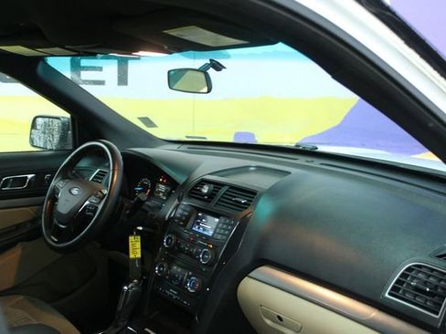 Used 2017 Ford Explorer 4WD image 8