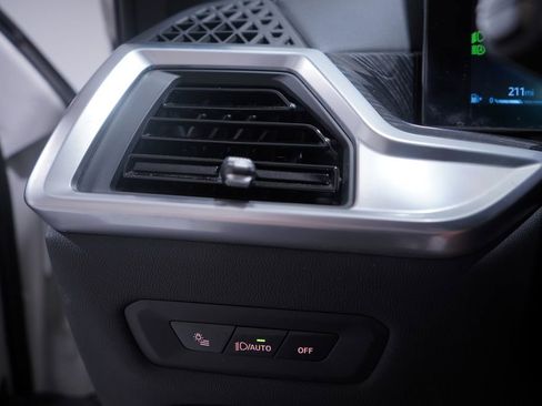 Used 2024 BMW X5 sDrive40i w/ M Sport Package image 19