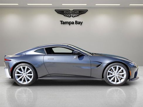 Used 2021 Aston Martin V8 Vantage Coupe image 5