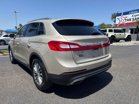 Used 2017 Lincoln MKX Select w/ Select Plus Package FWD image 3