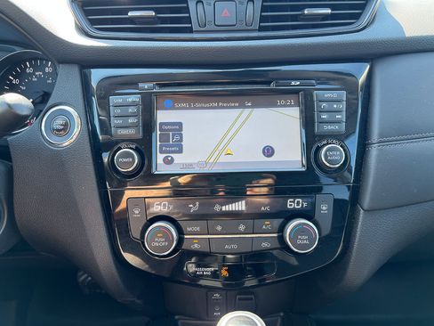Used 2017 Nissan Rogue SL w/ SL Premium Package AWD/4WD image 23