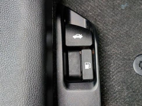 Used 2024 Toyota Corolla LE FWD image 35