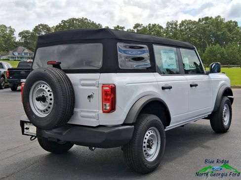 New 2025 Ford Bronco 4-Door image 5
