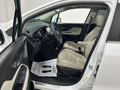 Used 2019 Buick Encore Essence w/ Experience Buick Package AWD/4WD image 9