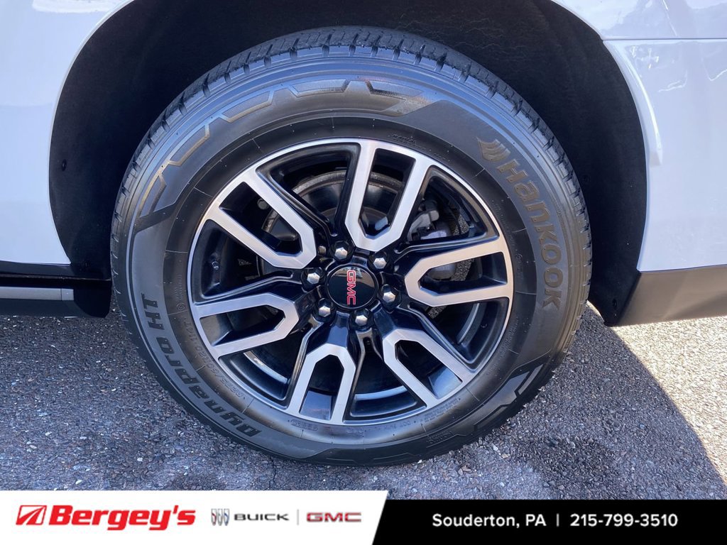 Used 2021 GMC Yukon XL AT4 w/ AT4 Premium Plus Package AWD/4WD image 37