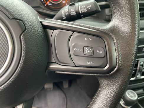 Used 2025 Jeep Wrangler Unlimited Sport AWD/4WD image 28