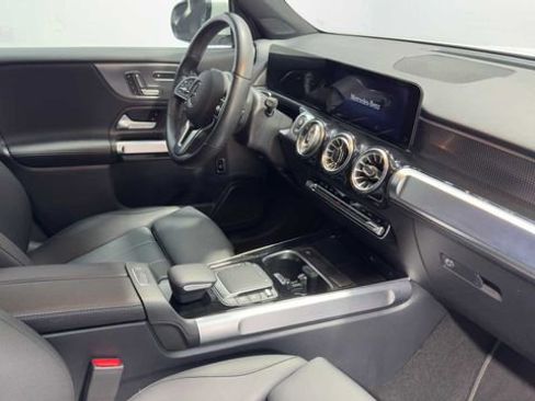 Used 2022 Mercedes-Benz GLB 250 image 14