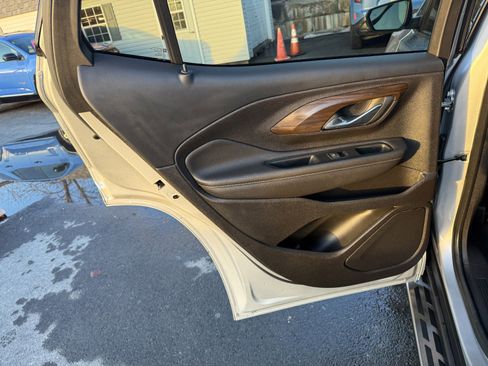 Used 2018 GMC Terrain Denali w/ LPO, 'HIT The Road' Package AWD/4WD image 18