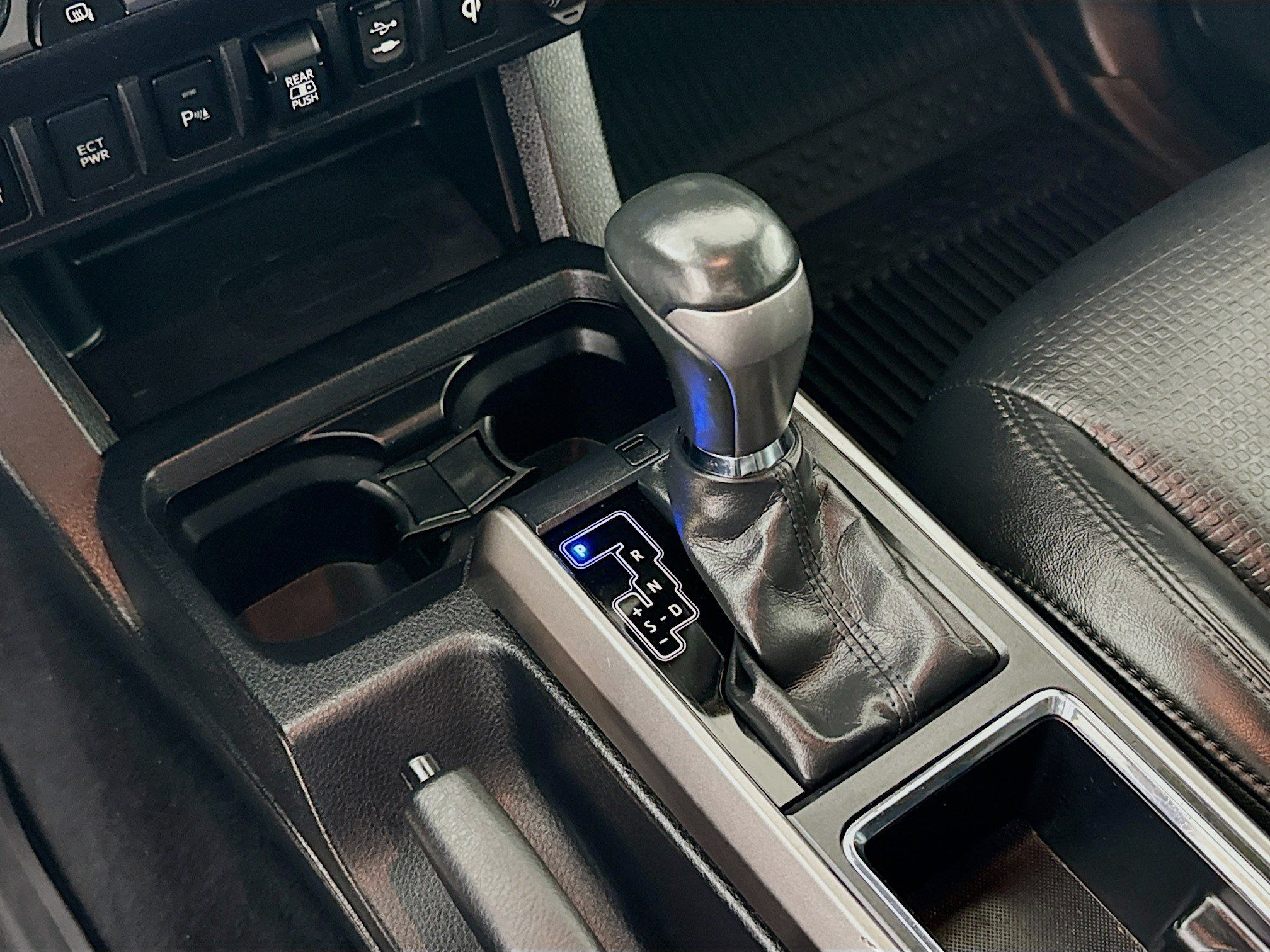 Used 2019 Toyota Tacoma Limited AWD/4WD image 19